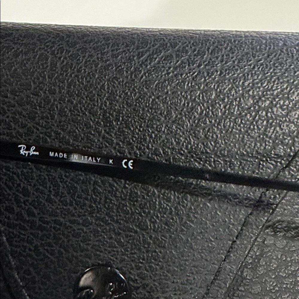 Ray-Ban Black Aviator Shades with Case - Picture 5 of 11